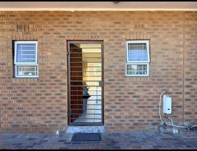 2 BEDROOM PROPERTY TO RENT IN LABIANCE